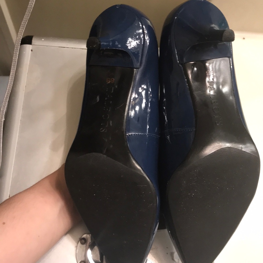 Shoes 👠 - Picture 2 of 4